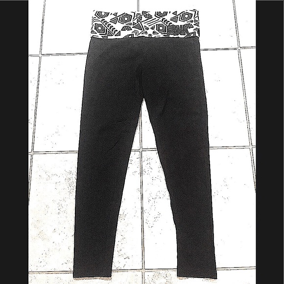 EUC 🔥PINK BY VS YOGA STRAIGHT LEGGINGS REALLY CUTE&BLING ON WAISTBAND (PINK) - Picture 5 of 8